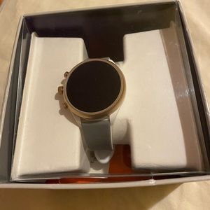 Fossil Smartwatch RUSH SALE‼️